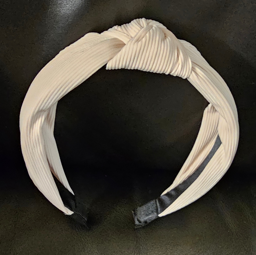 Set Of Three Knotted Headband Cream, Tan, and Tan & White Floral NWOT - Picture 9 of 11